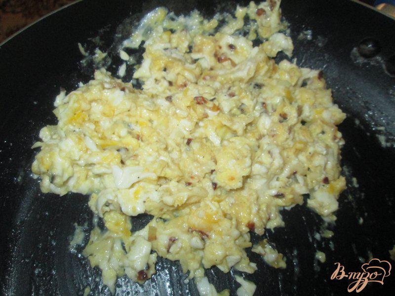 Фото приготовление рецепта: Закуска с сельдью в лаваше шаг №4