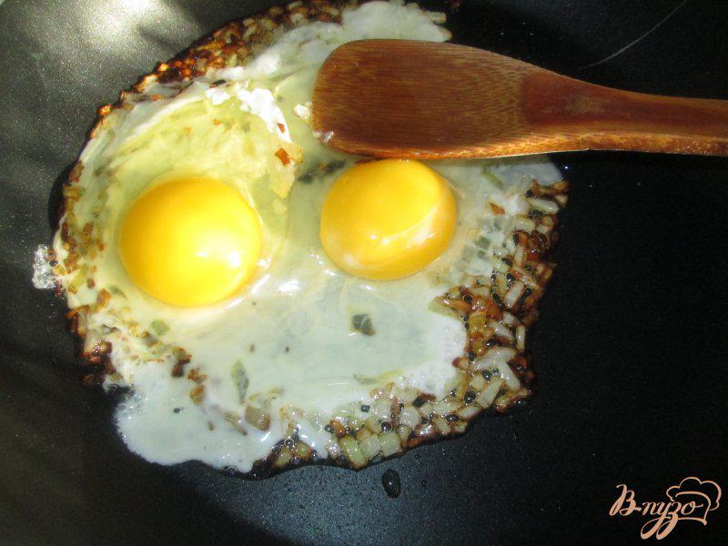 Фото приготовление рецепта: Закуска с сельдью в лаваше шаг №3