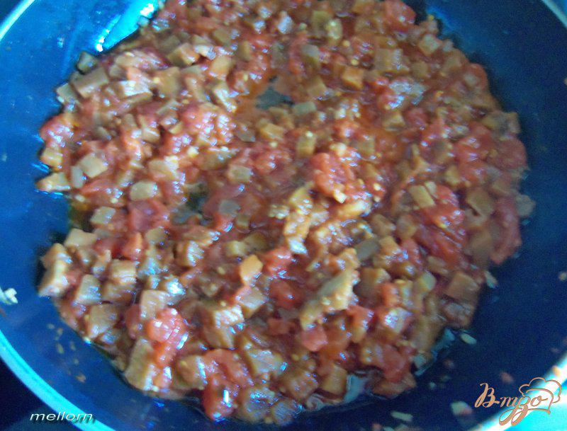 Фото приготовление рецепта: Фарфа́лле с баклажанами в томатном соусе шаг №3