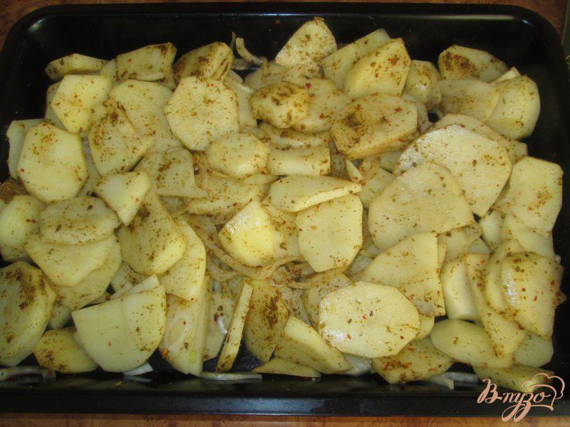 Фото приготовление рецепта: Запеченная голень индейки с картофелем шаг №9