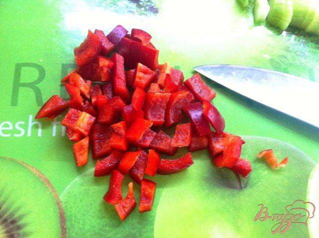Фото приготовление рецепта: Салат «Красный + Зеленый» шаг №2