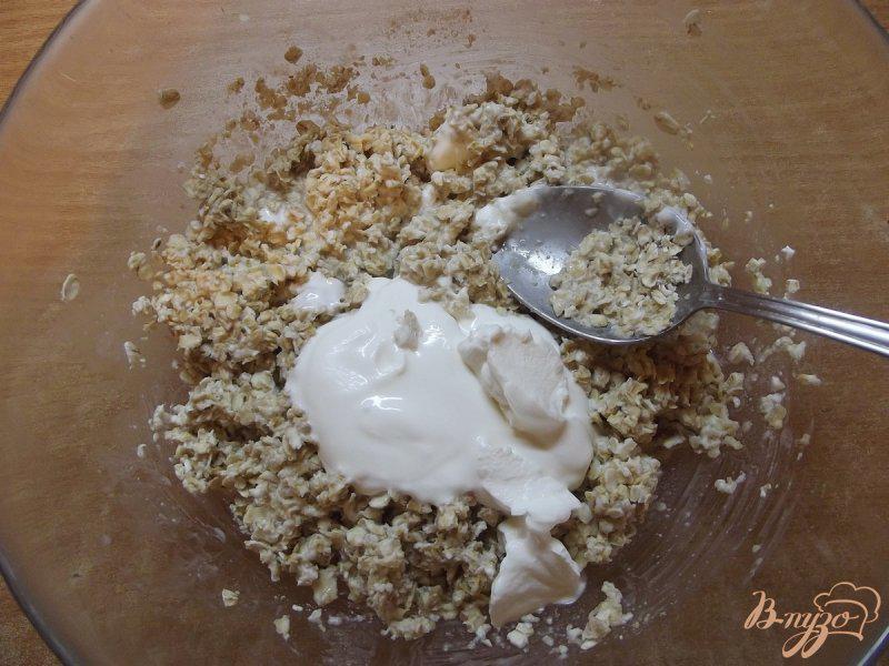 Фото приготовление рецепта: Овсяный пирог с белой черешней шаг №2