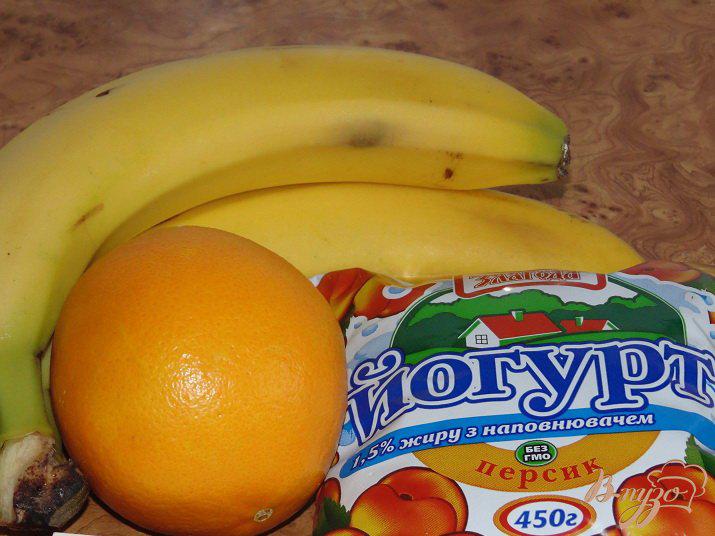 Фото приготовление рецепта: Бананово-апельсиновый смузи шаг №1