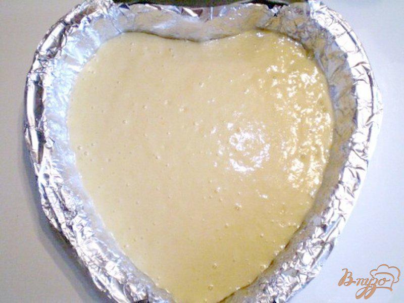 Фото приготовление рецепта: Пирог кефирный с фруктами шаг №3