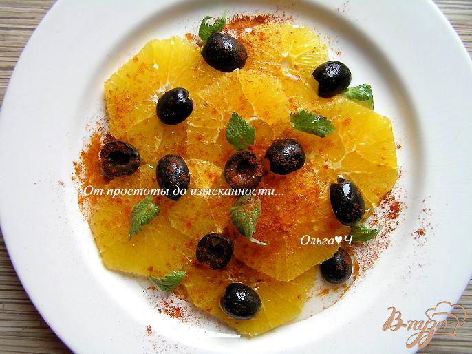 Фото приготовление рецепта: Салат с апельсинами шаг №3