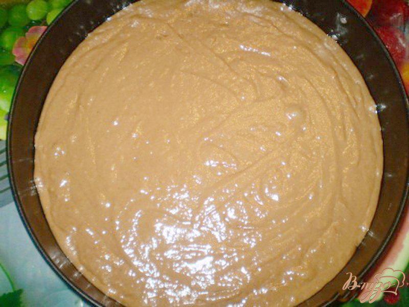 Фото приготовление рецепта: Пирог со сметанно-ванильной пропиткой шаг №3