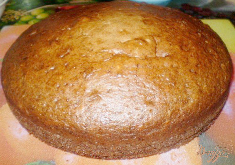 Фото приготовление рецепта: Пирог со сметанно-ванильной пропиткой шаг №4