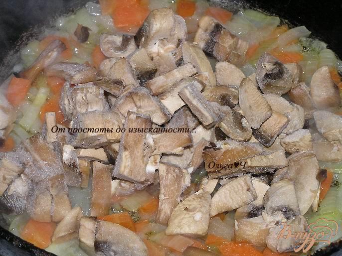Фото приготовление рецепта: Гречотто с грибами шаг №2