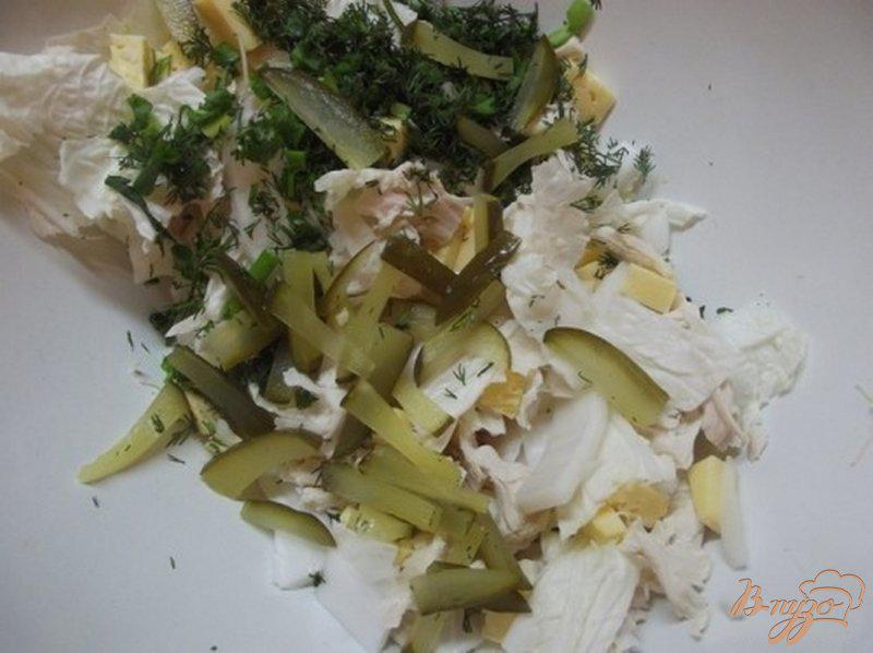 Фото приготовление рецепта: Сырный салат шаг №8