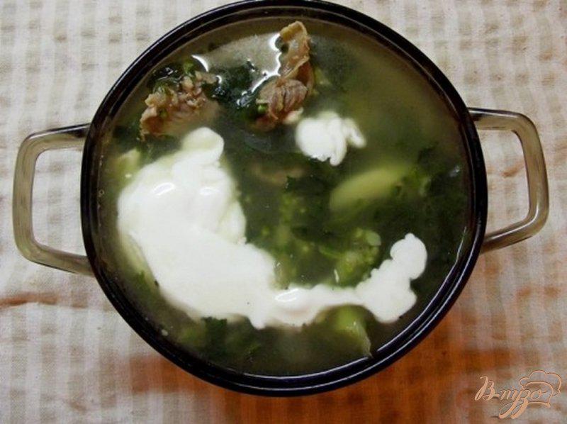 Фото приготовление рецепта: Шпинатовый суп с куриными желудочками шаг №5