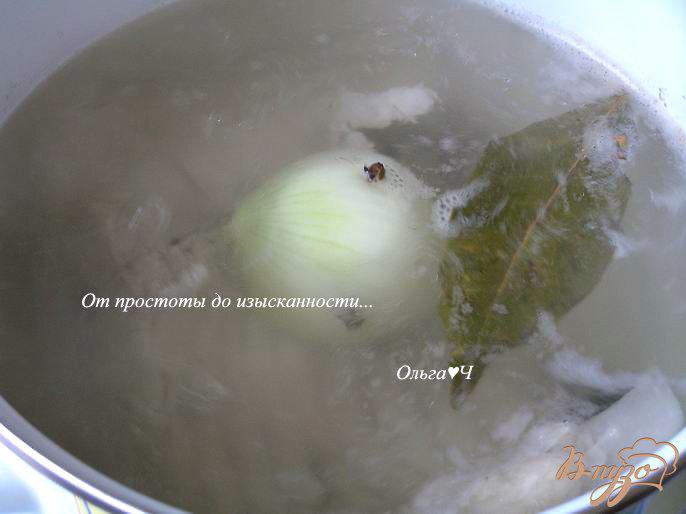 Фото приготовление рецепта: Суп с белым амуром и зеленым горошком шаг №1