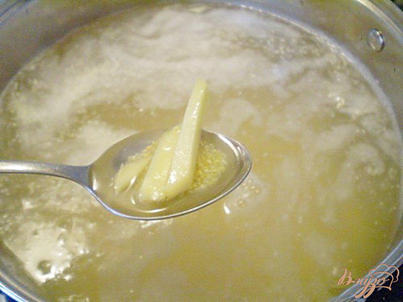 Фото приготовление рецепта: Суп картофельный с кукурузной крупой шаг №3