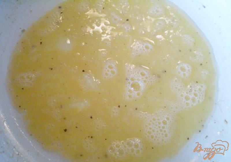 Фото приготовление рецепта: Суп с грибами и омлетом шаг №4