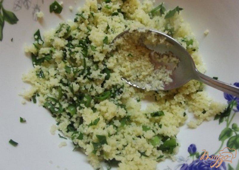 Фото приготовление рецепта: Салат из кус-кус и шпината шаг №6
