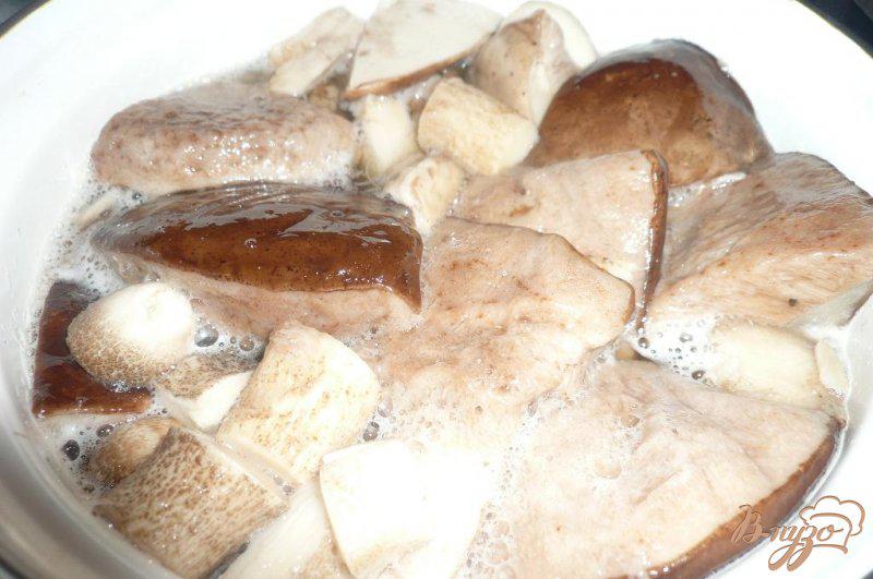 Фото приготовление рецепта: Суп-пюре из грибов и картофеля шаг №2