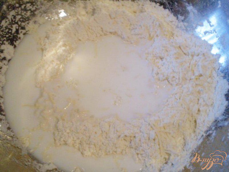 Фото приготовление рецепта: Сырное соленое печенье (вариант 2) шаг №3