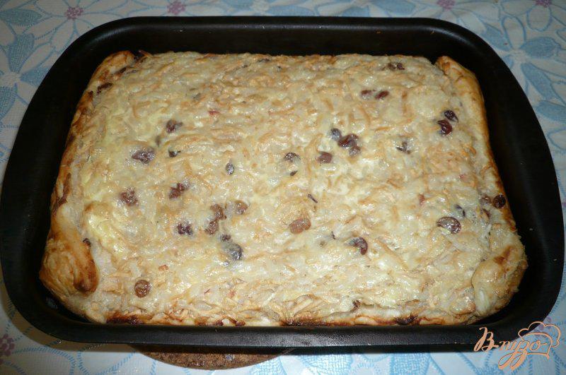 Фото приготовление рецепта: Сладкий пирог с рисом, яблоком и изюмом шаг №5