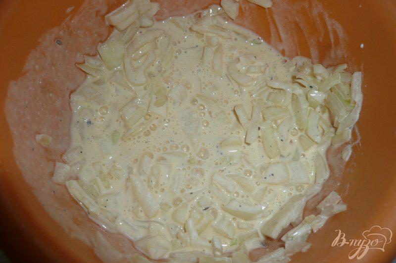 Фото приготовление рецепта: Картофель запеченный под сметанным соусом шаг №4
