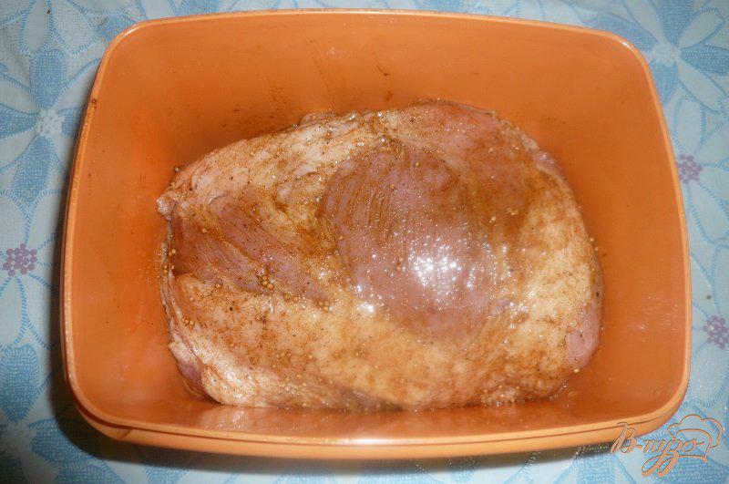 Фото приготовление рецепта: Свинина запеченная с болгарским перцем шаг №4