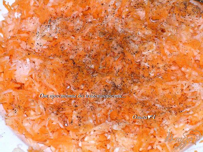 Фото приготовление рецепта: Салат из дайкона и моркови шаг №2