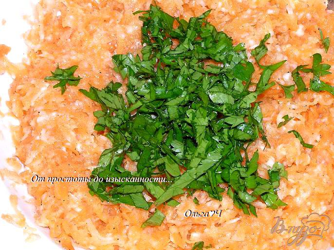 Фото приготовление рецепта: Салат из дайкона и моркови шаг №3
