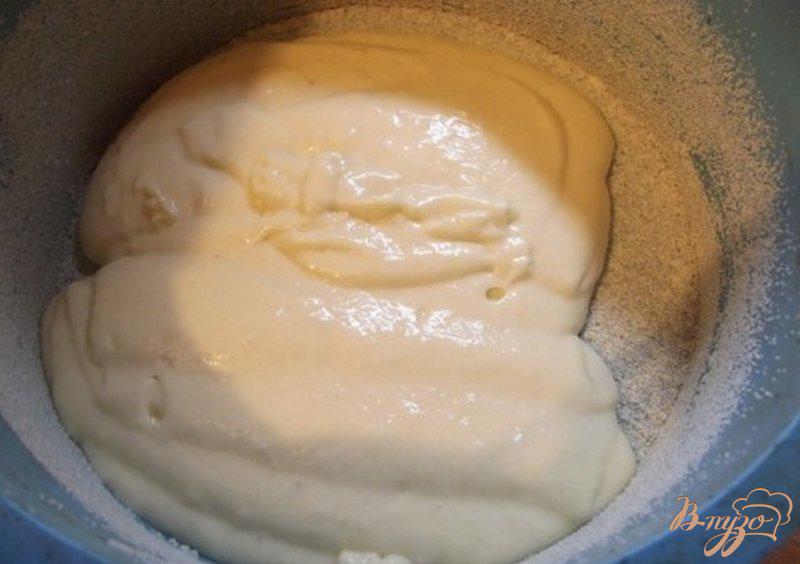 Фото приготовление рецепта: Пирог на кислом молоке с грецкими орехами шаг №4