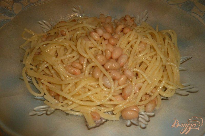Фото приготовление рецепта: Спагетти с белой фасолью шаг №6