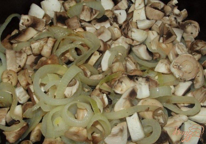 Фото приготовление рецепта: Картофель запеченный с грибами шаг №3