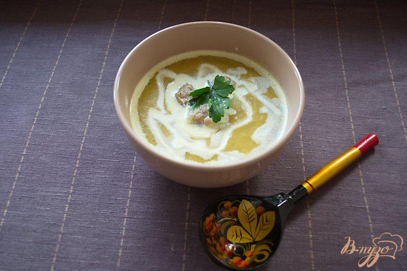 Фото приготовление рецепта: Суп-пюре с брокколи, брюссельской капустой и фрикадельками шаг №10