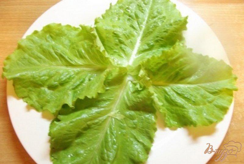 Фото приготовление рецепта: Овощной салат с гренками шаг №1