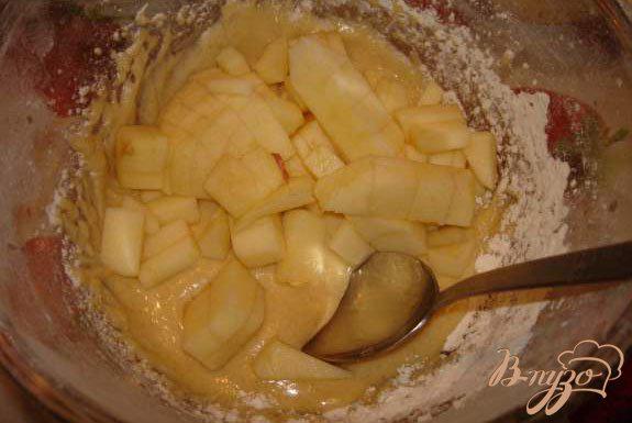 Фото приготовление рецепта: Яблочное печенье шаг №3