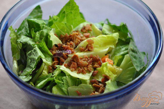 Фото приготовление рецепта: Домашний салат с беконом шаг №2