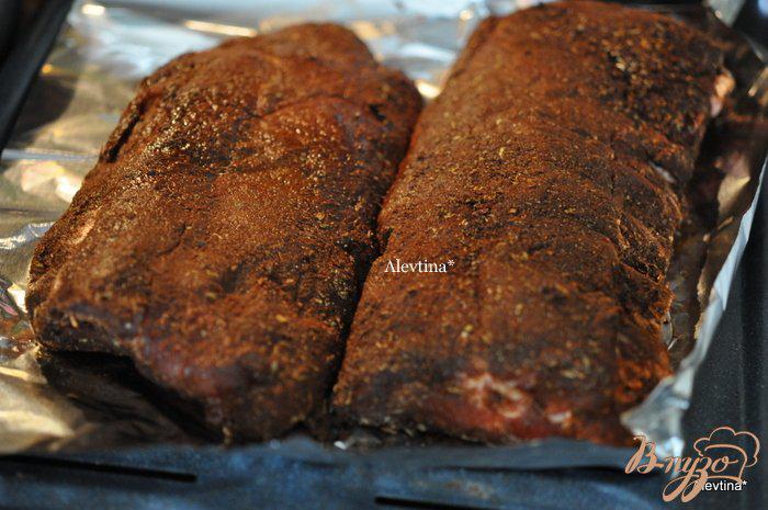Фото приготовление рецепта: Острые свиные ребрышки в домашнем стиле шаг №3