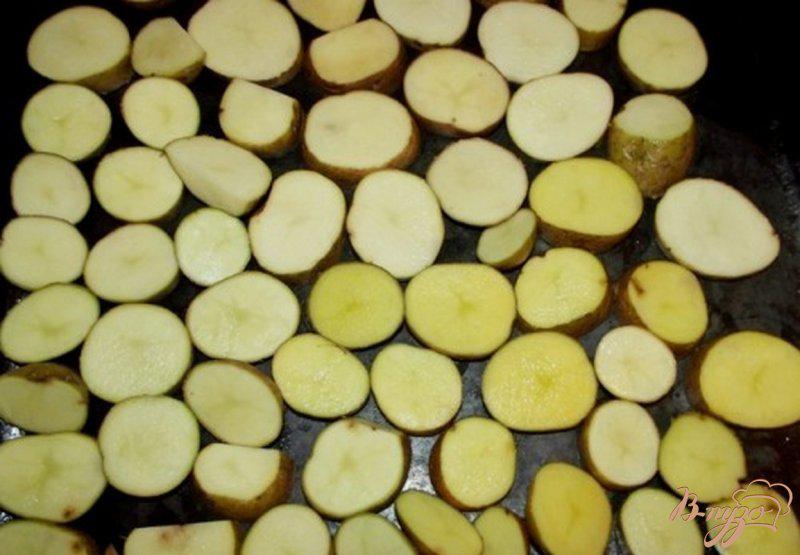Фото приготовление рецепта: Картофель запеченный в кожуре шаг №2