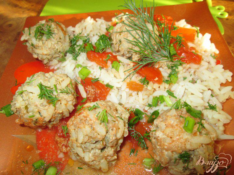 Фото приготовление рецепта: Ежики со свежей зеленью в томатном соусе шаг №8