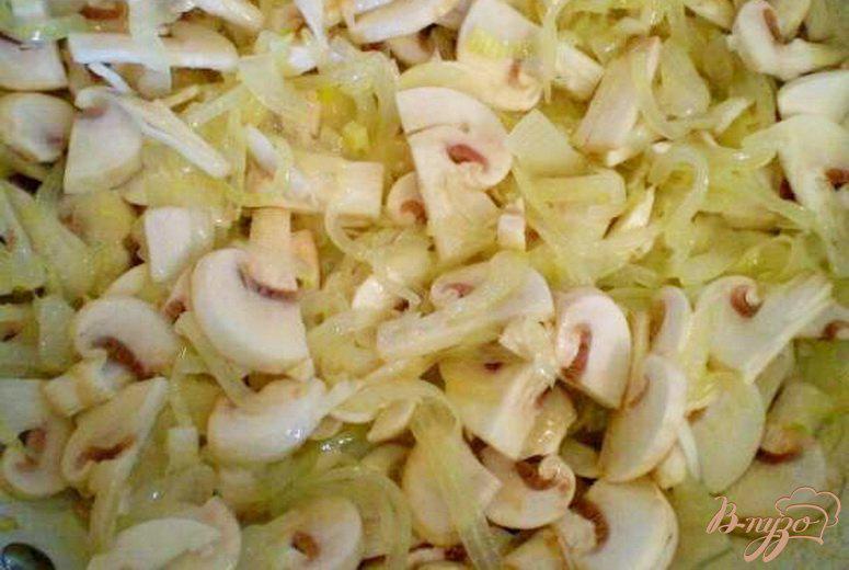 Фото приготовление рецепта: Салат куриный с грибами шаг №2