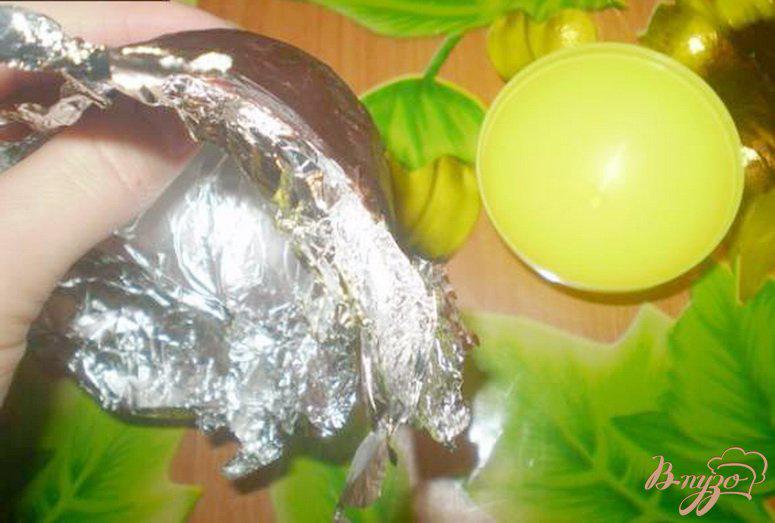 Фото приготовление рецепта: Шоколадные корзинки с кремом и фруктами шаг №5
