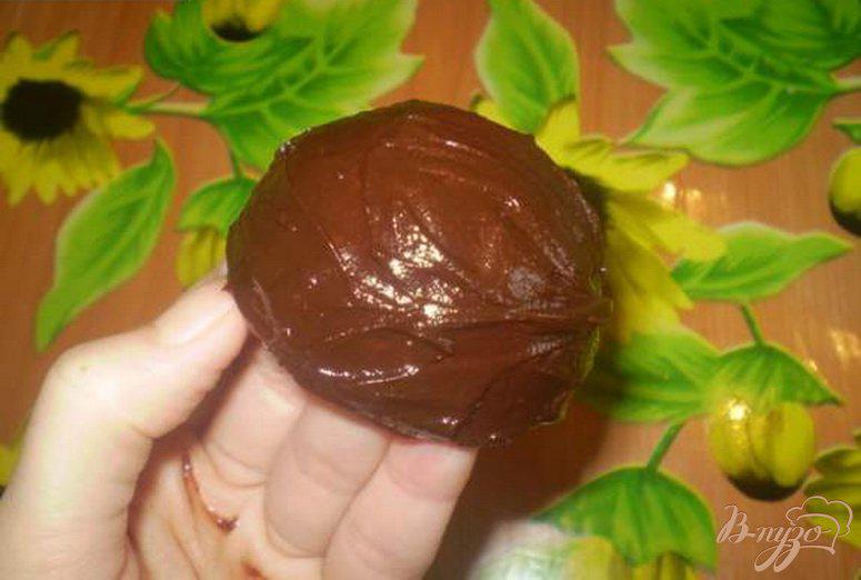 Фото приготовление рецепта: Шоколадные корзинки с кремом и фруктами шаг №3