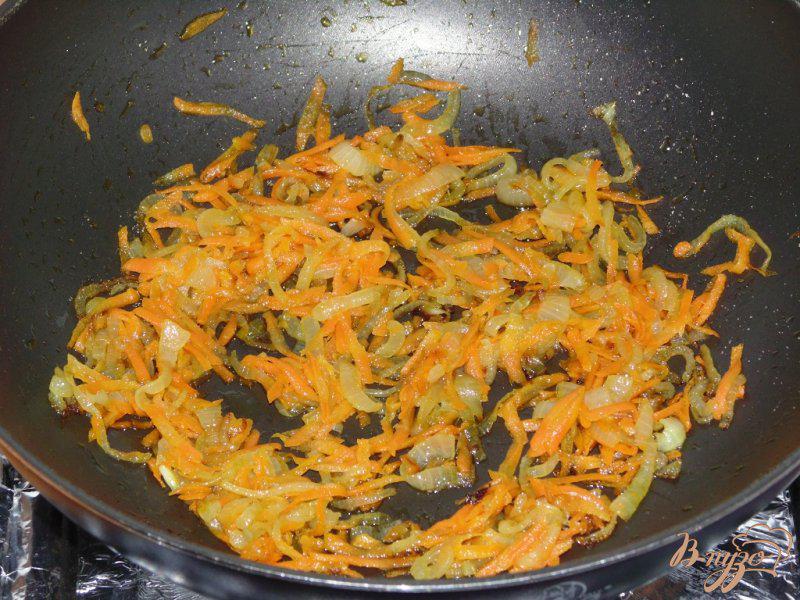 Фото приготовление рецепта: Быстрая фасоль в томате с куриным мясом шаг №3
