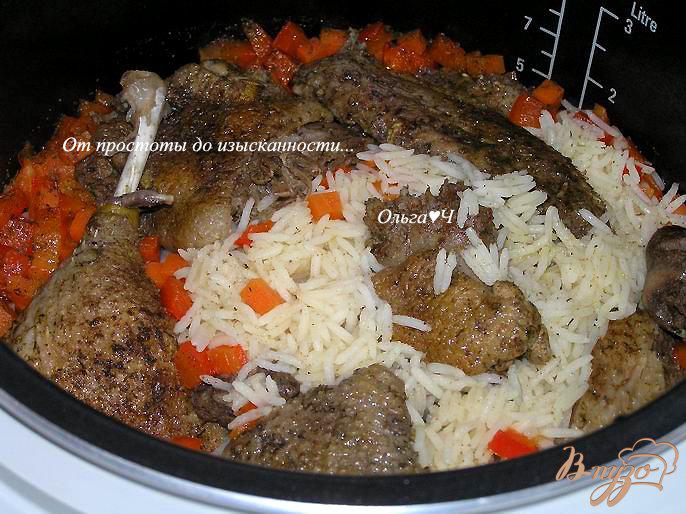 Фото приготовление рецепта: Утка с рисом и овощами (в мультиварке) шаг №6