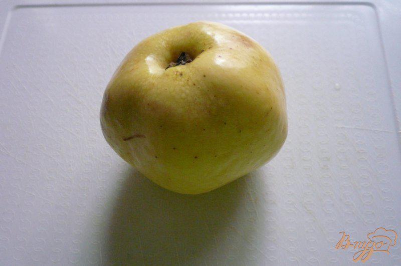 Фото приготовление рецепта: Сладкий картофельный пирог с яблоками шаг №4