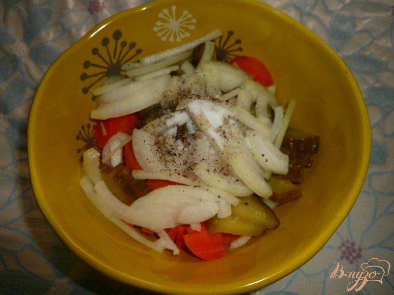 Фото приготовление рецепта: Картофельный салат с огурцами и морковью шаг №9