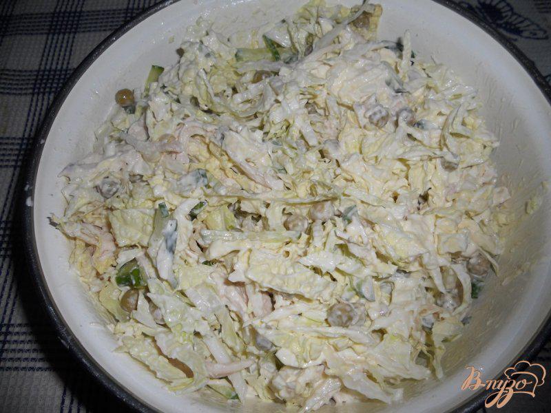 Фото приготовление рецепта: Легкий салат с курочкой и пекинской капустой шаг №6