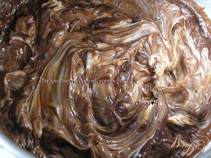 Фото приготовление рецепта: Шоколадный рулет с творожно-яблочной начинкой шаг №10