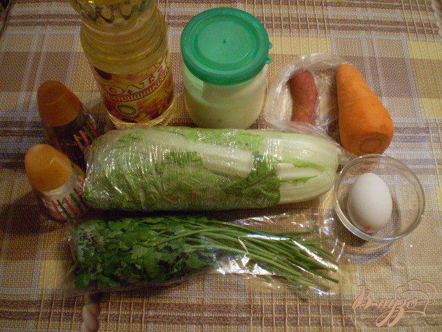 Фото приготовление рецепта: Салат из пекинской капусты «Каприз» шаг №1