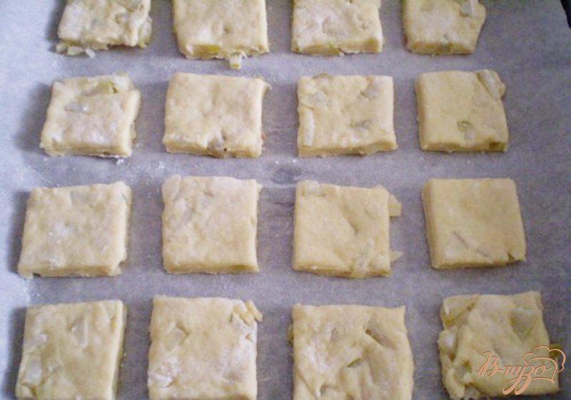 Фото приготовление рецепта: Печенье с кусочками груш шаг №5