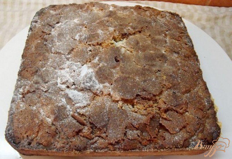 Фото приготовление рецепта: Пирог с миндалем и белым шоколадом шаг №6