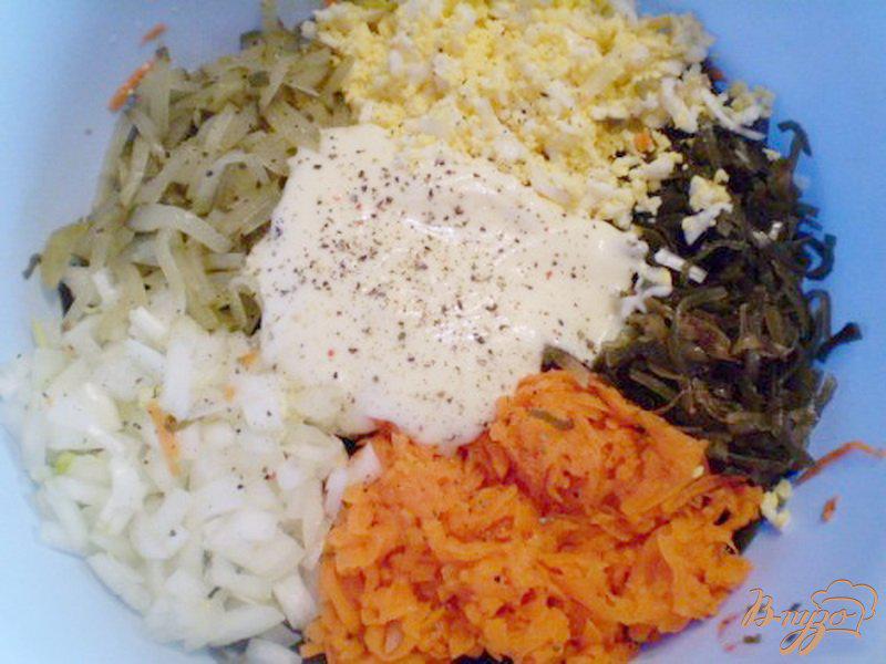 Фото приготовление рецепта: Салат из ламинарии с морковью шаг №2