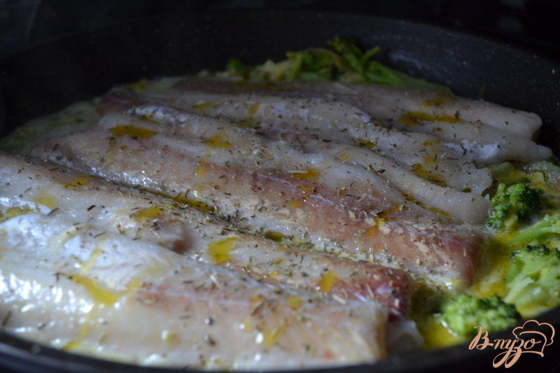 Фото приготовление рецепта: Овощное рагу с рыбой шаг №4