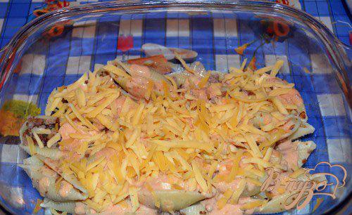 Фото приготовление рецепта: Конкильони с вареным фаршем под томатно-сливочным соусом шаг №5